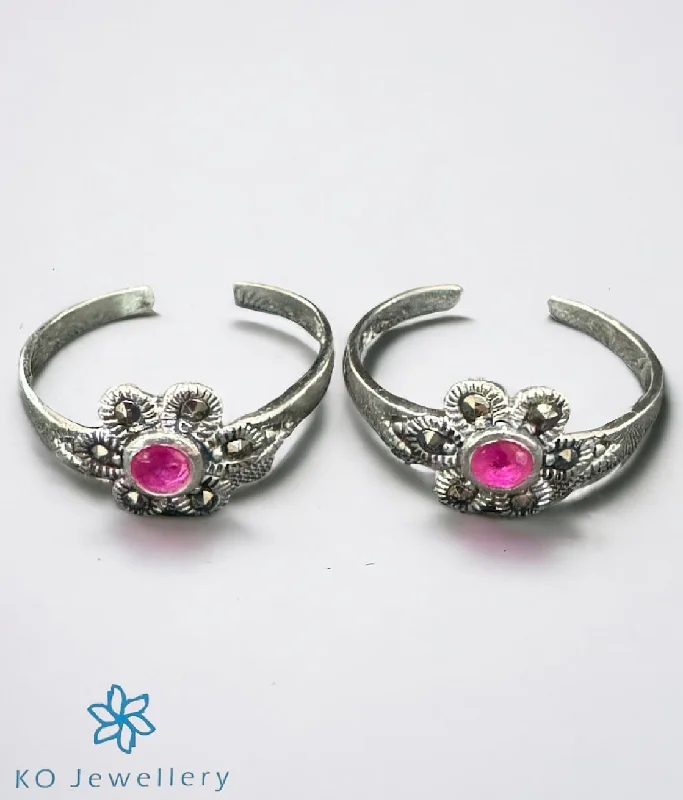 women luxury pearl engagement rings -The Pushpam Silver Marcasite Toe-Rings (Pink)