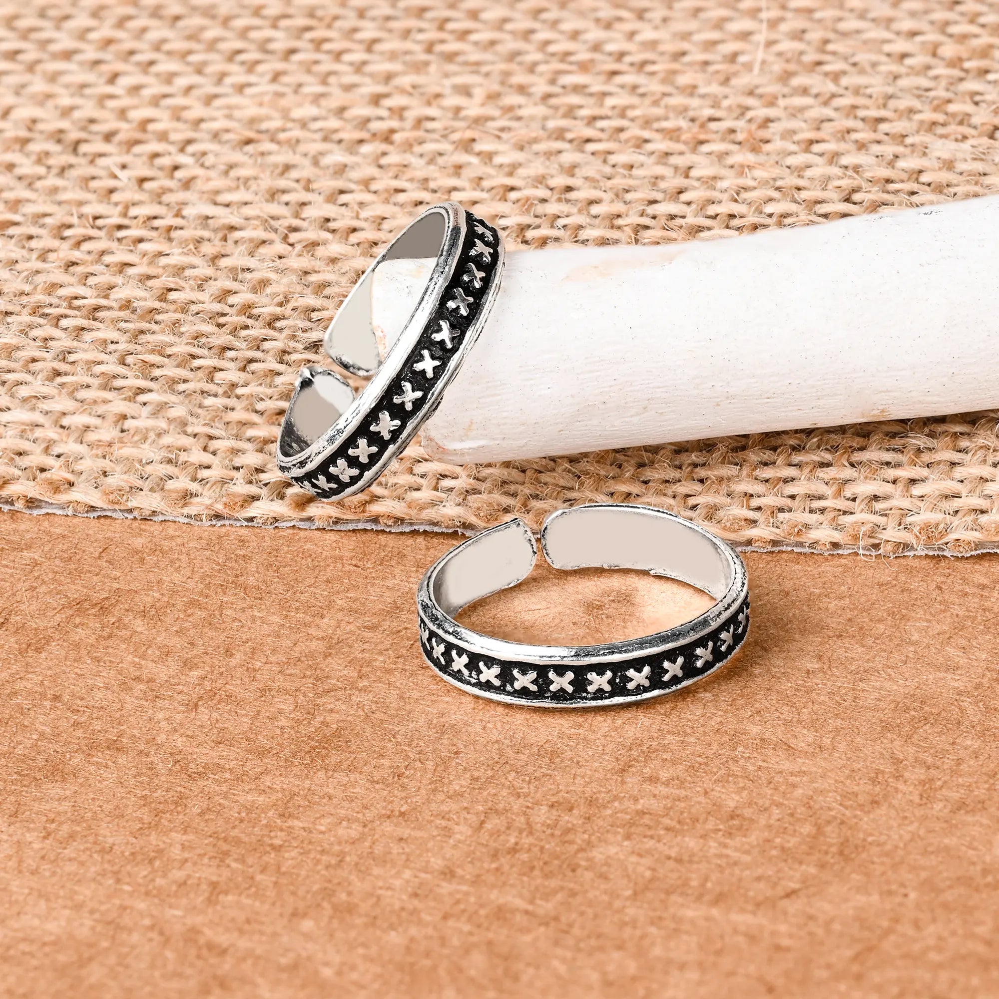 women boho engagement rings -Cross Rail Silver Toe Ring