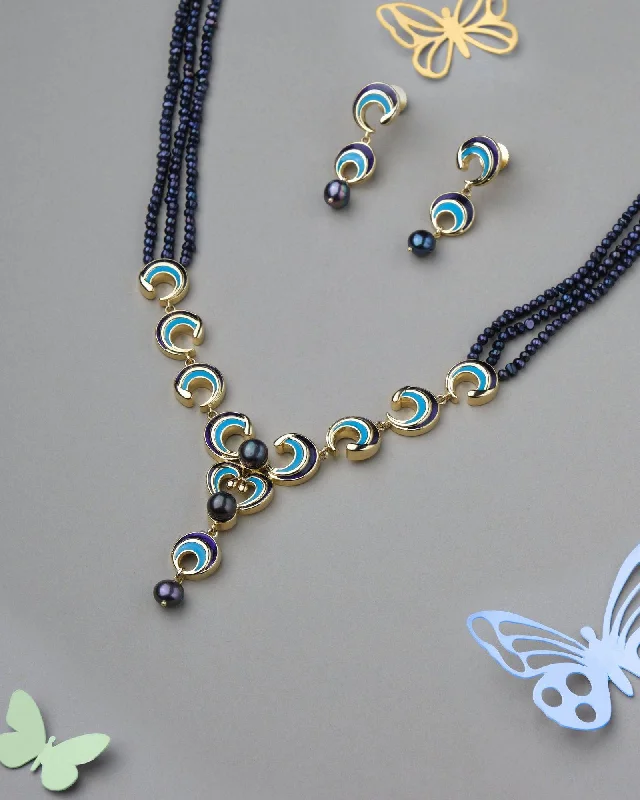 women vintage necklaces -Beautiful Pearl Necklace Set