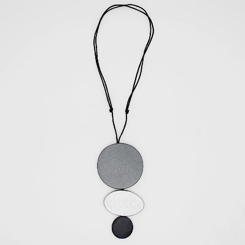 women pendant necklaces -Black Lolita Pendant Necklace