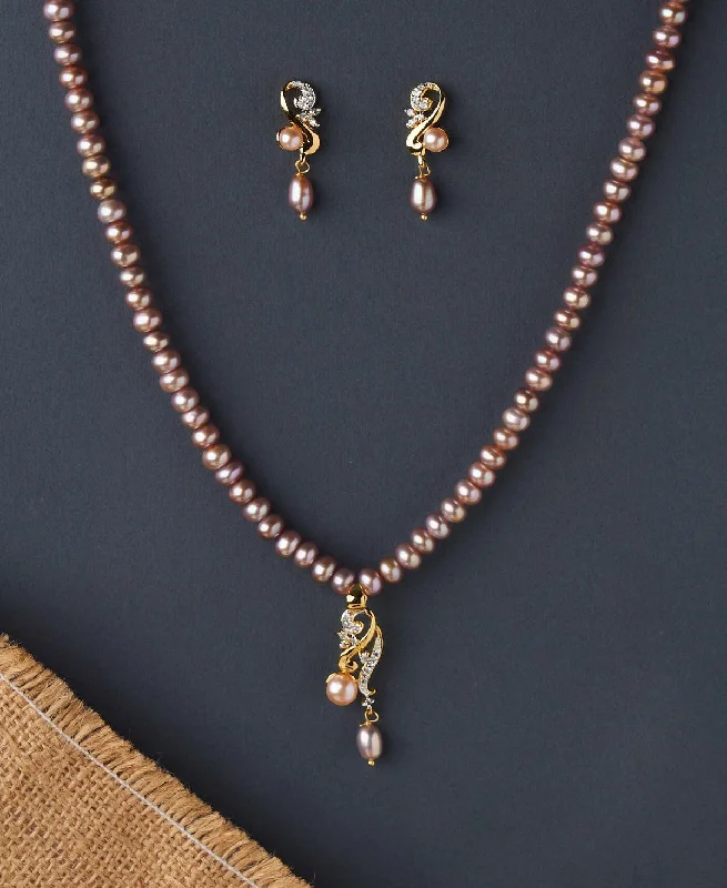 women heart-shaped necklaces -Beautiful Pearl Necklace Set