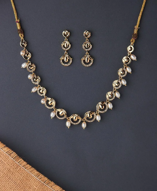 women statement chain necklaces -Beautiful Stone Studded Pearl Necklace Set