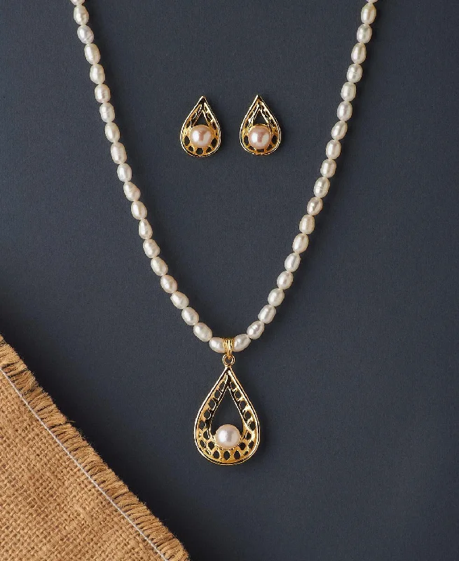 women romantic necklaces -Beautiful Pearl Necklace Set