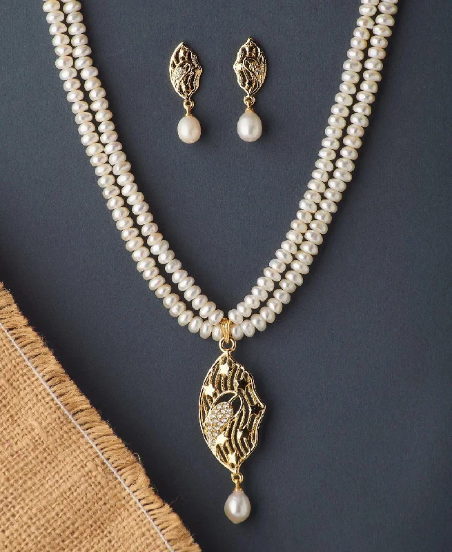 women diamond necklaces with gold chain -Beautiful Stone Studded Pearl Necklace Set