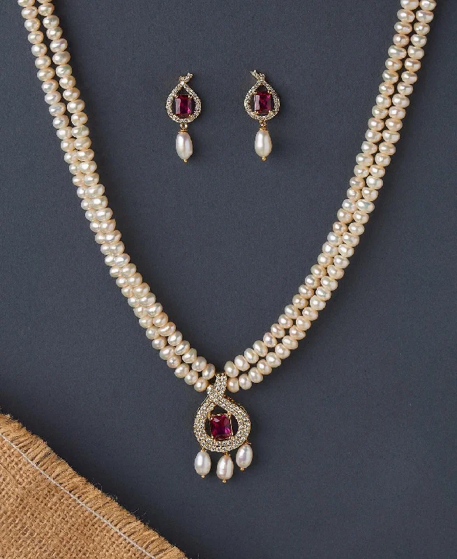 women layered gold necklaces -Beautiful Real Pearl Necklace Set